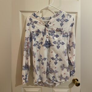 Women's White and Blue Patterned Top
